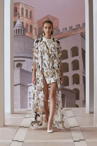 Look 1